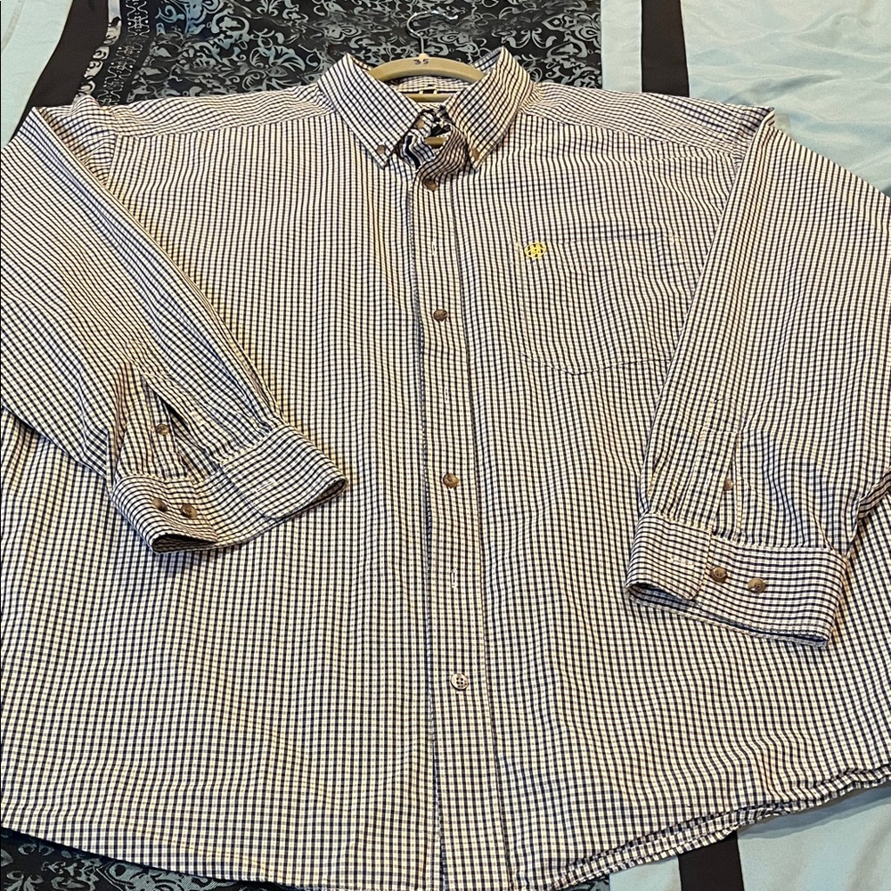 ARIAT PRO SERIES Men's Button-Down Gingham Check Shirt in Navy and White